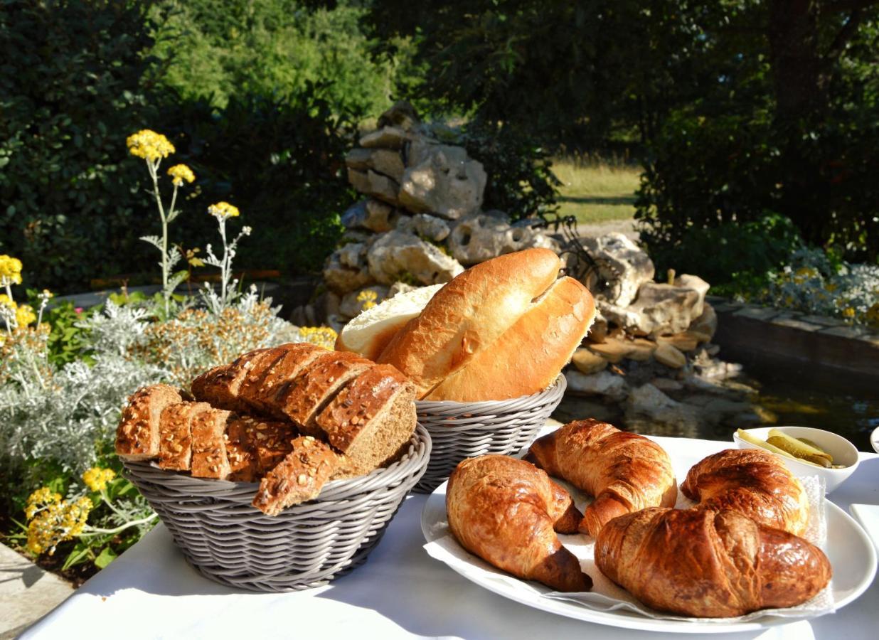 Hotel Tomazici Santalezi 외부 사진