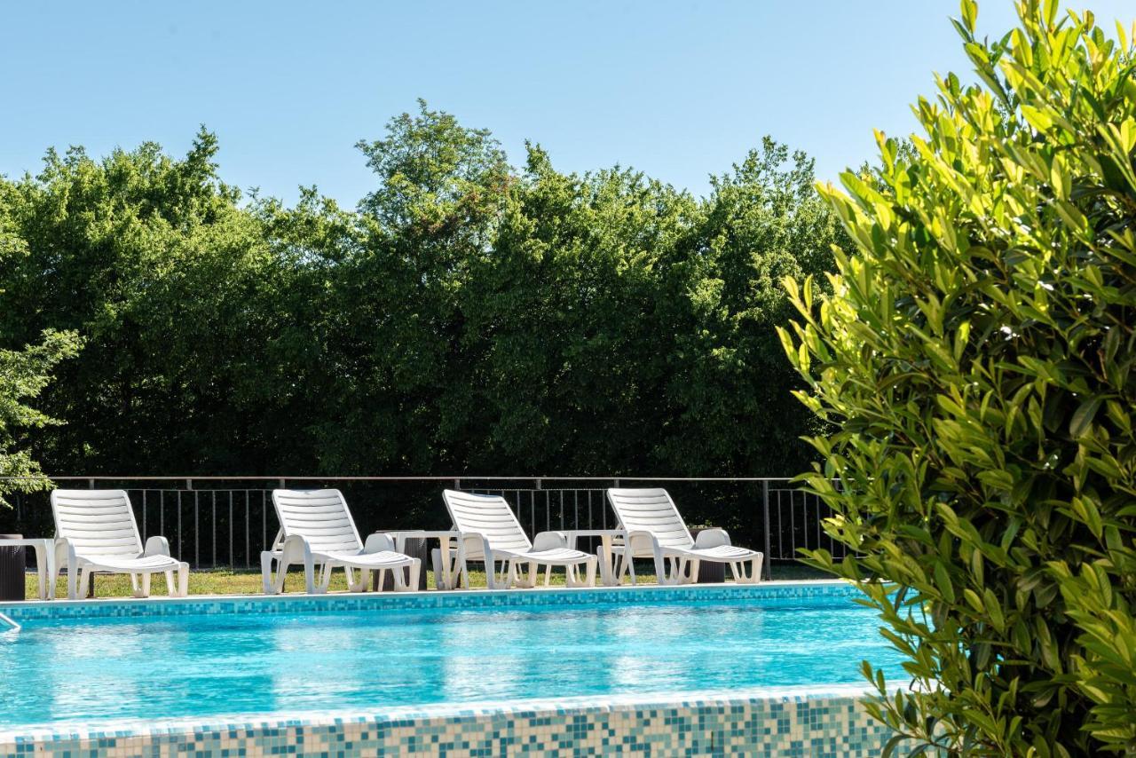 Hotel Tomazici Santalezi 외부 사진